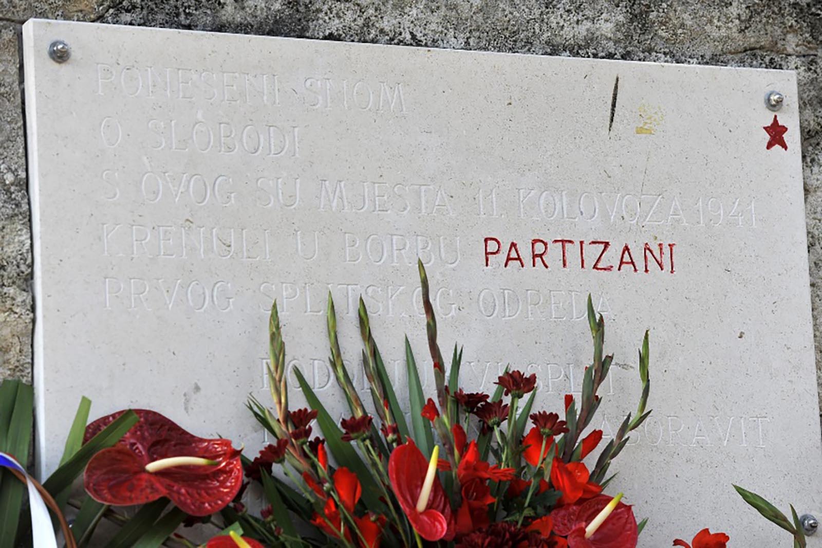 Poneseni snom o slobodi s ovog su mjesta 11. kolovoza 1941. krenuli u borbu partizani Prvog splitskog odreda.<br /> Rodoljubivi Split nikada ih neće zaboraviti.