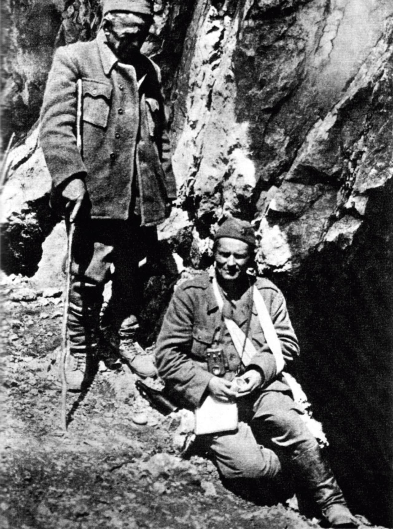 Ranjeni Josip Broz Tito i Ivan Ribar na Sutjesci